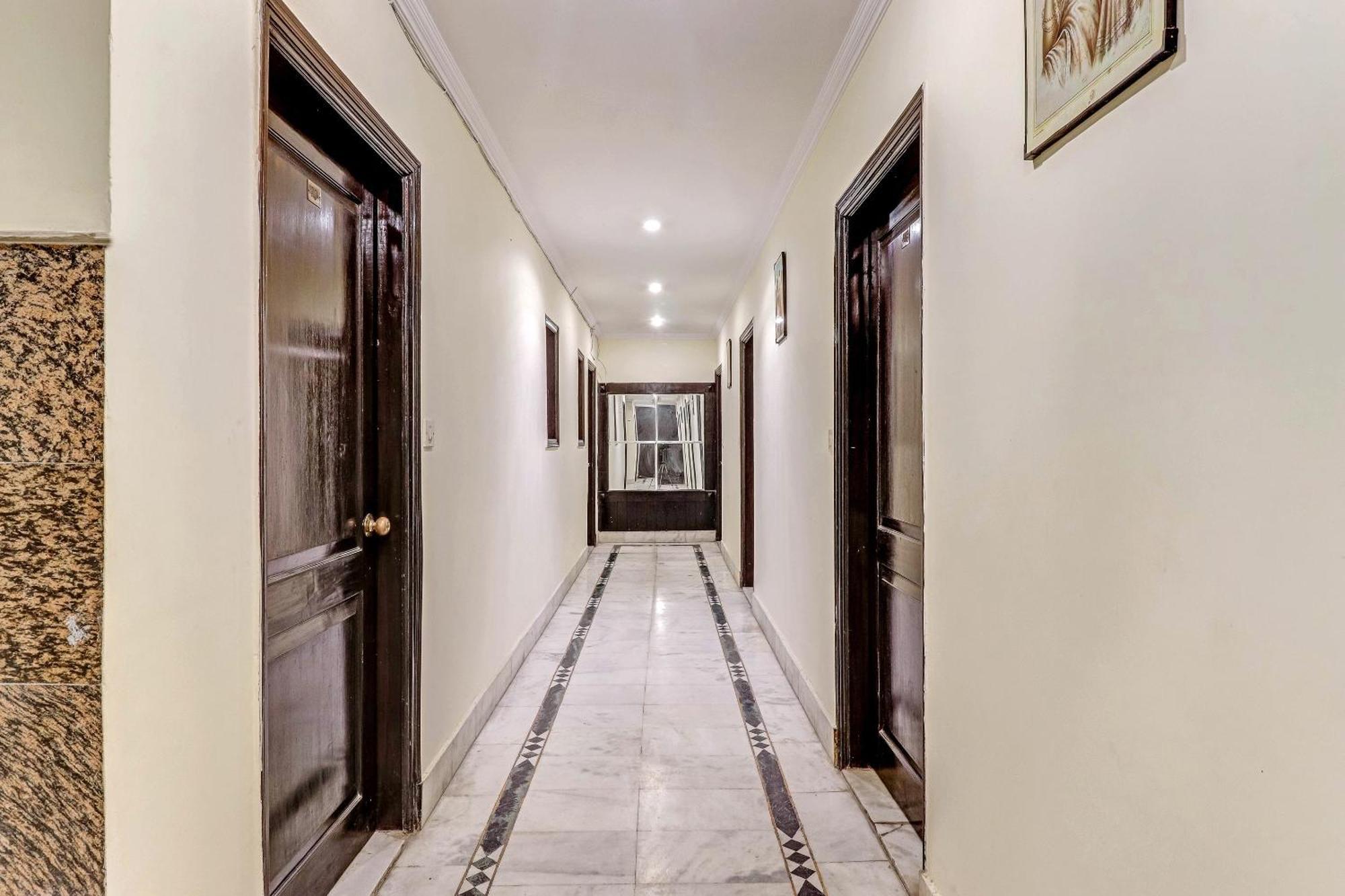 Hotel O Grand Central Delhi  Eksteriør billede