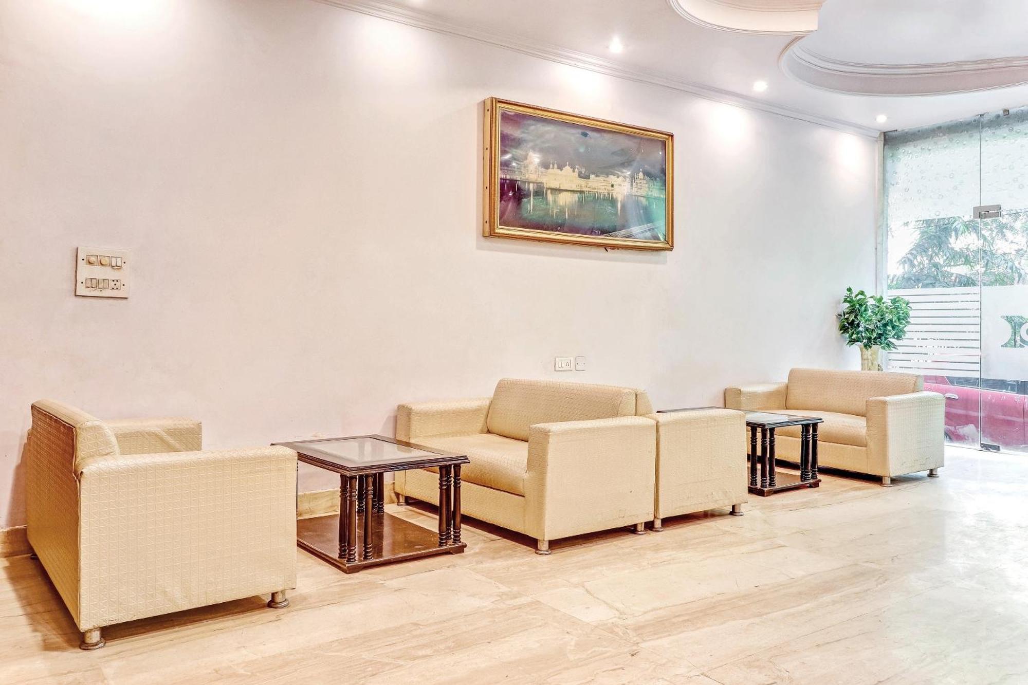 Hotel O Grand Central Delhi  Eksteriør billede