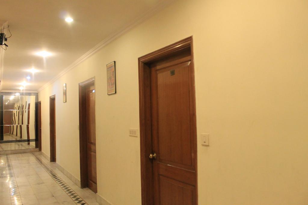 Hotel O Grand Central Delhi  Eksteriør billede