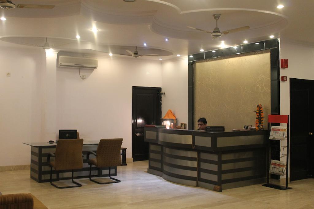 Hotel O Grand Central Delhi  Eksteriør billede