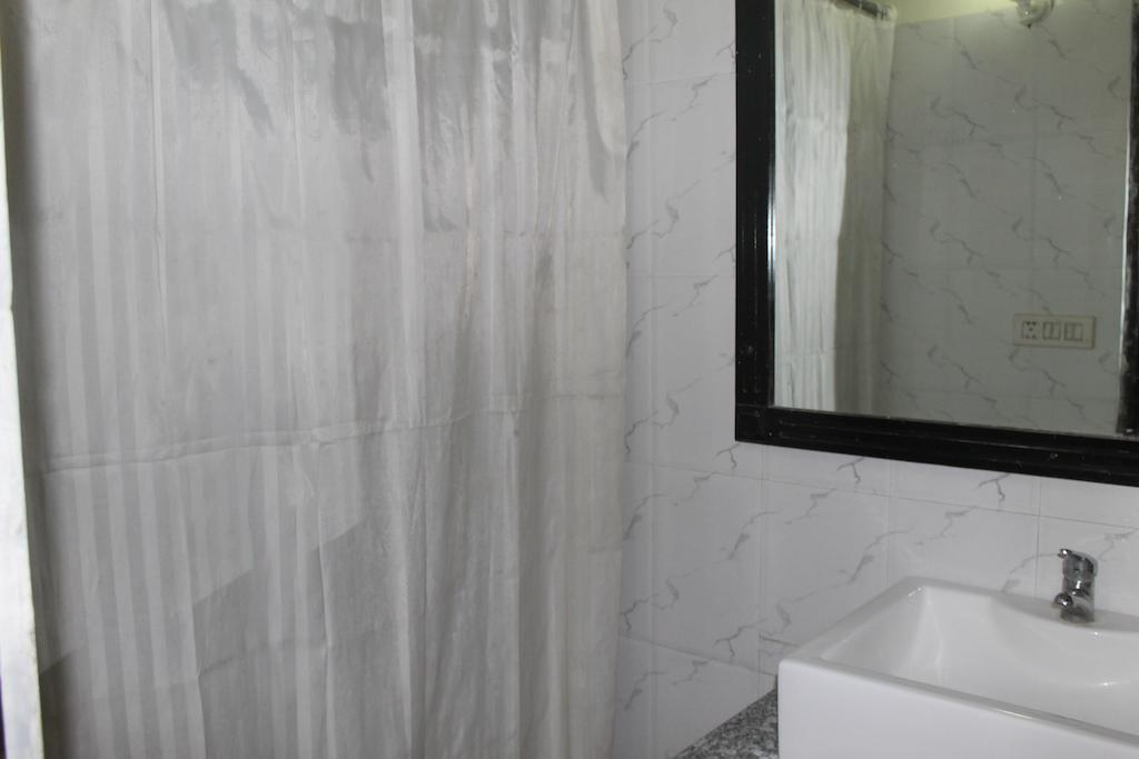 Hotel O Grand Central Delhi  Eksteriør billede
