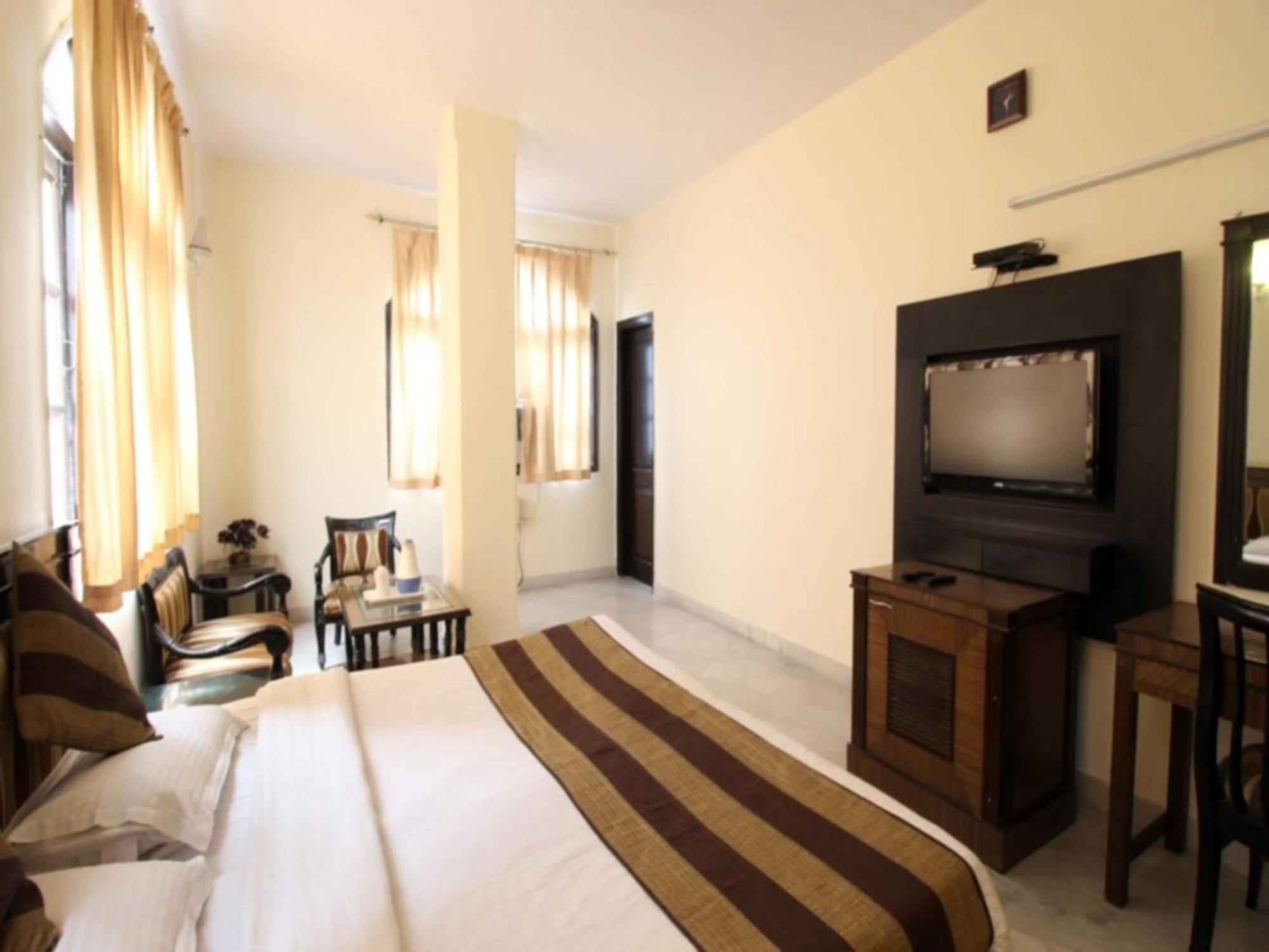 Hotel O Grand Central Delhi  Eksteriør billede